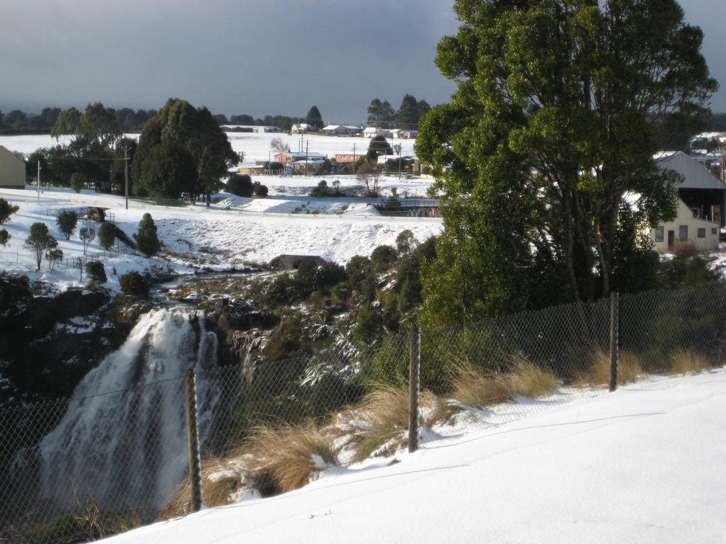 Waratah Falls Holiday Unit מראה חיצוני תמונה