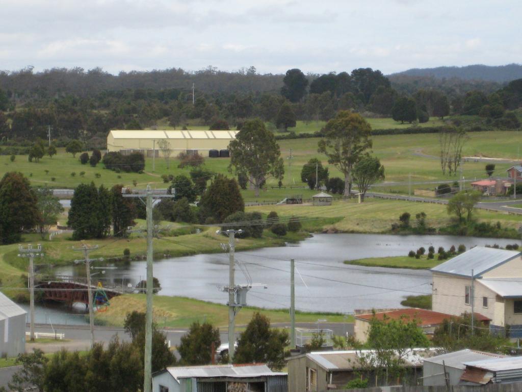 Waratah Falls Holiday Unit מראה חיצוני תמונה